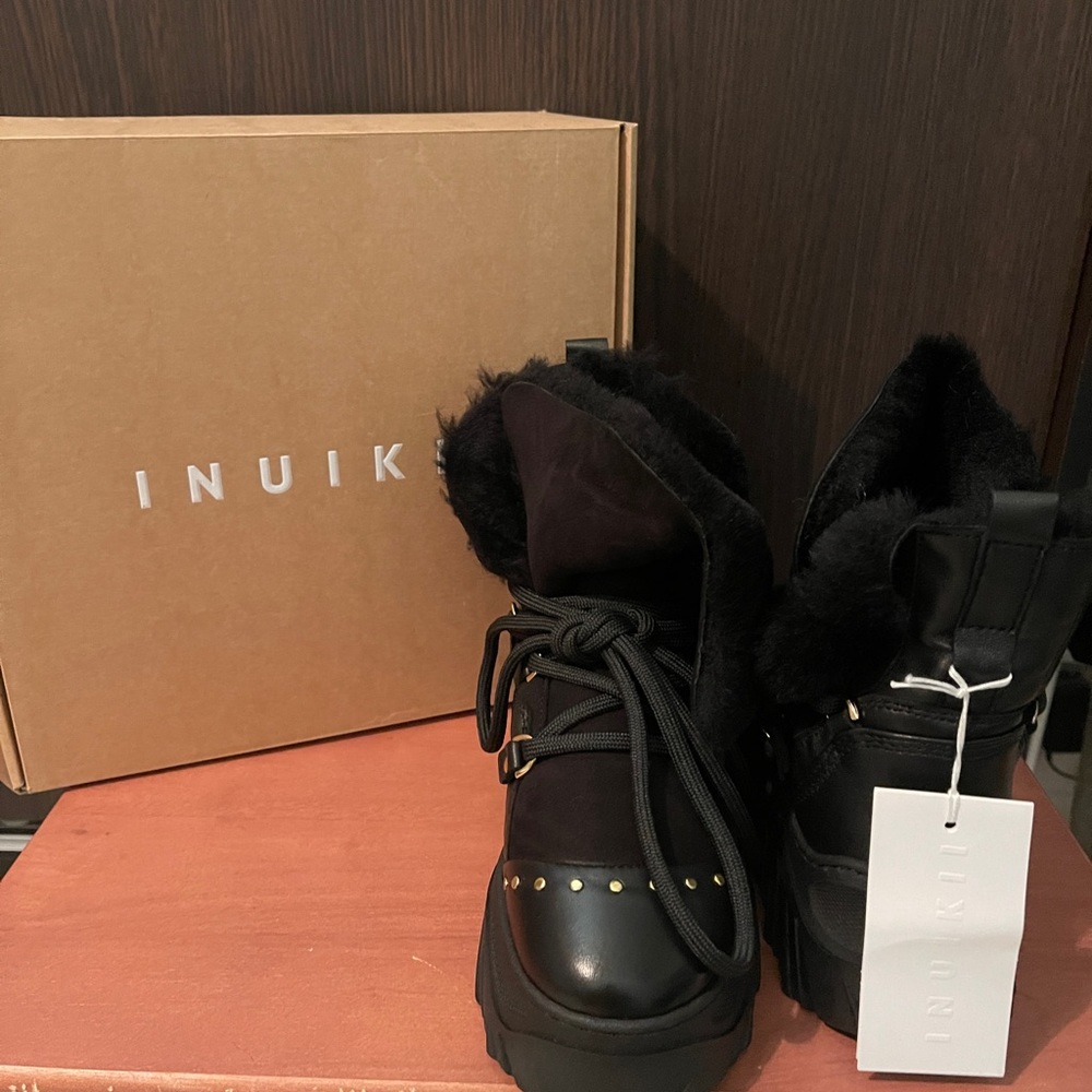 Inuikii Sneaker Trekking Plain Black 38 NEW WITH TAGS